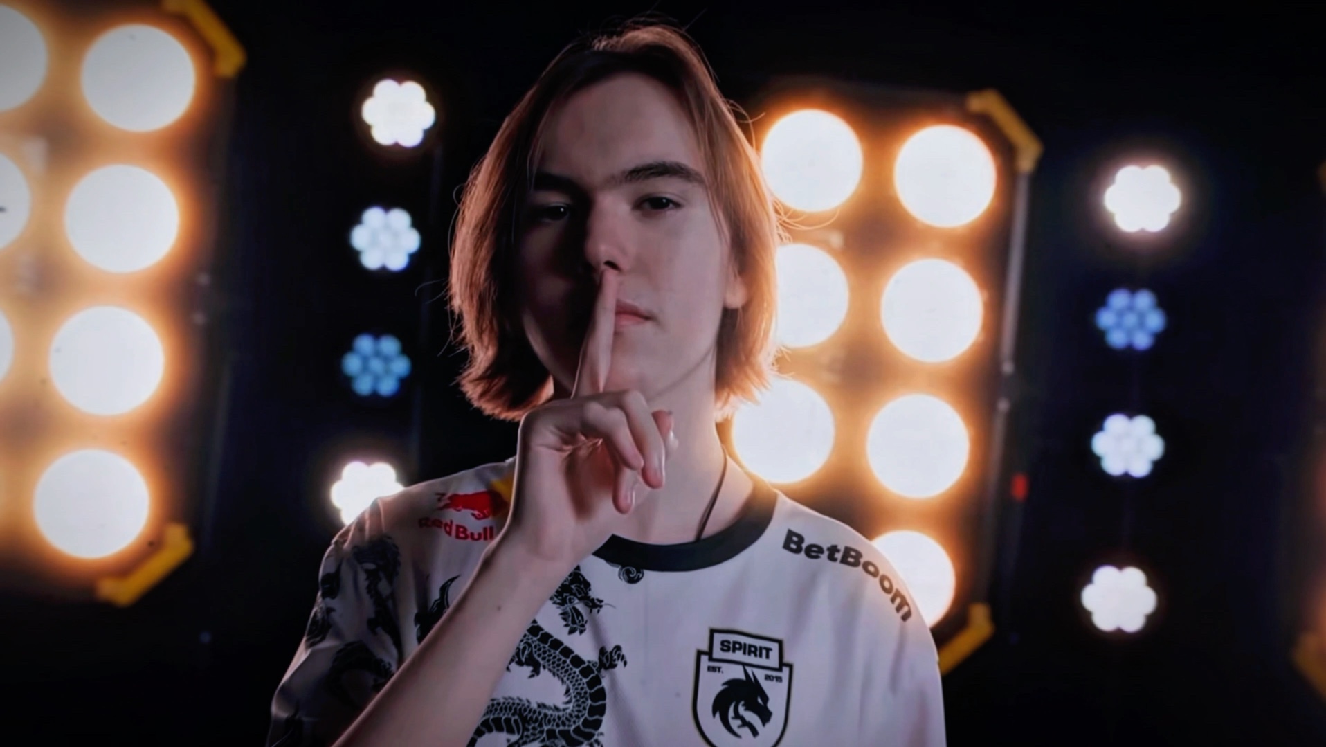 狙击手开火， Derke 取得了五杀！VIT 1-0 T1