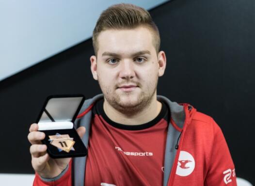 LCK公布最佳阵容+常规赛MVP，DK队员拿奖到手软